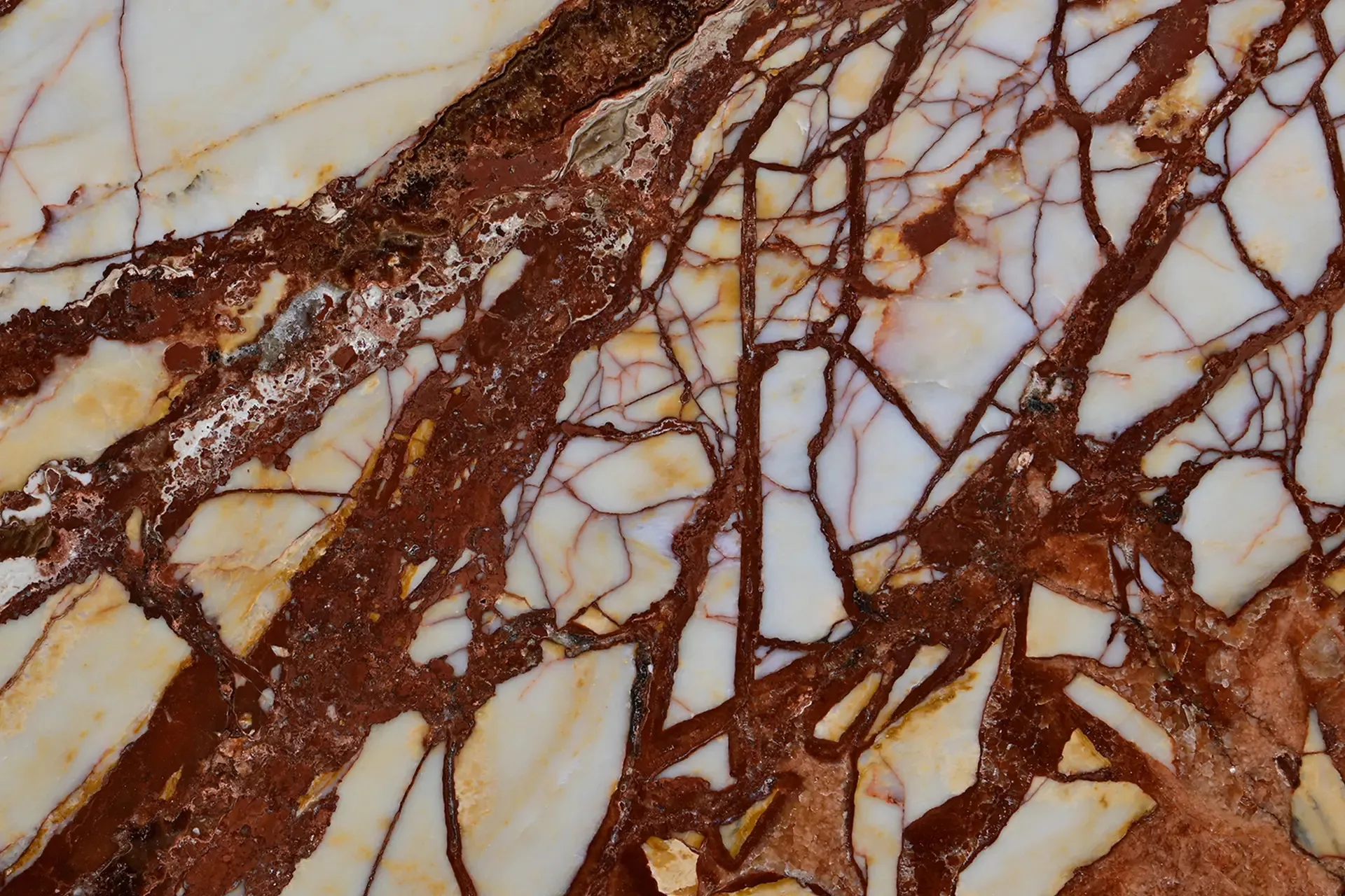 VEINY ONYX