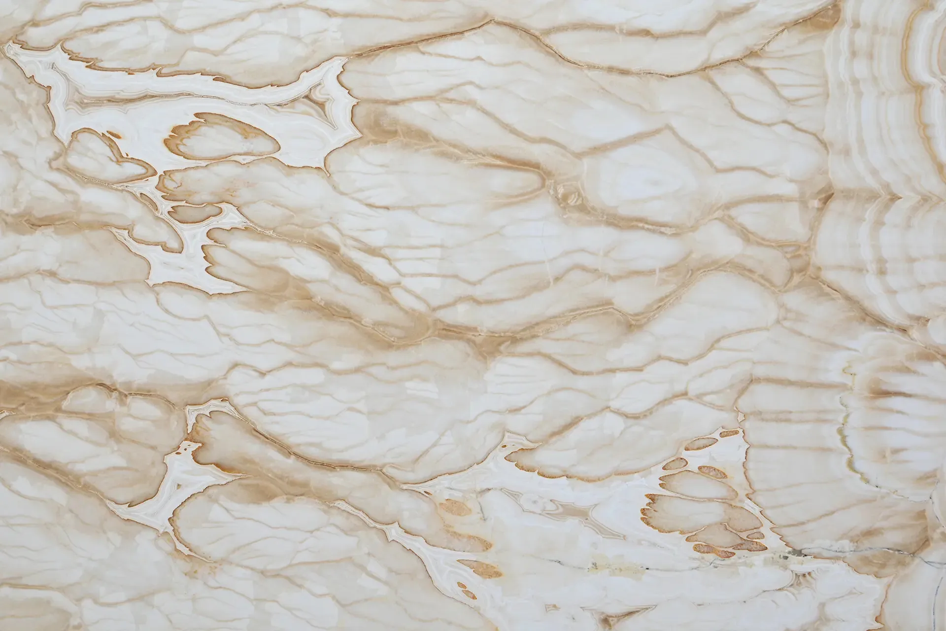 WHITE ONYX CROSS CUT