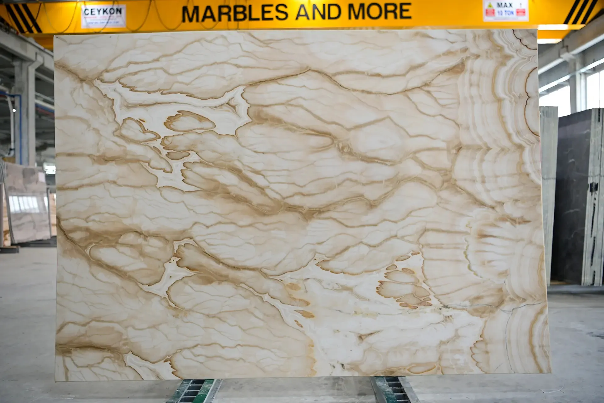 WHITE ONYX CROSS CUT