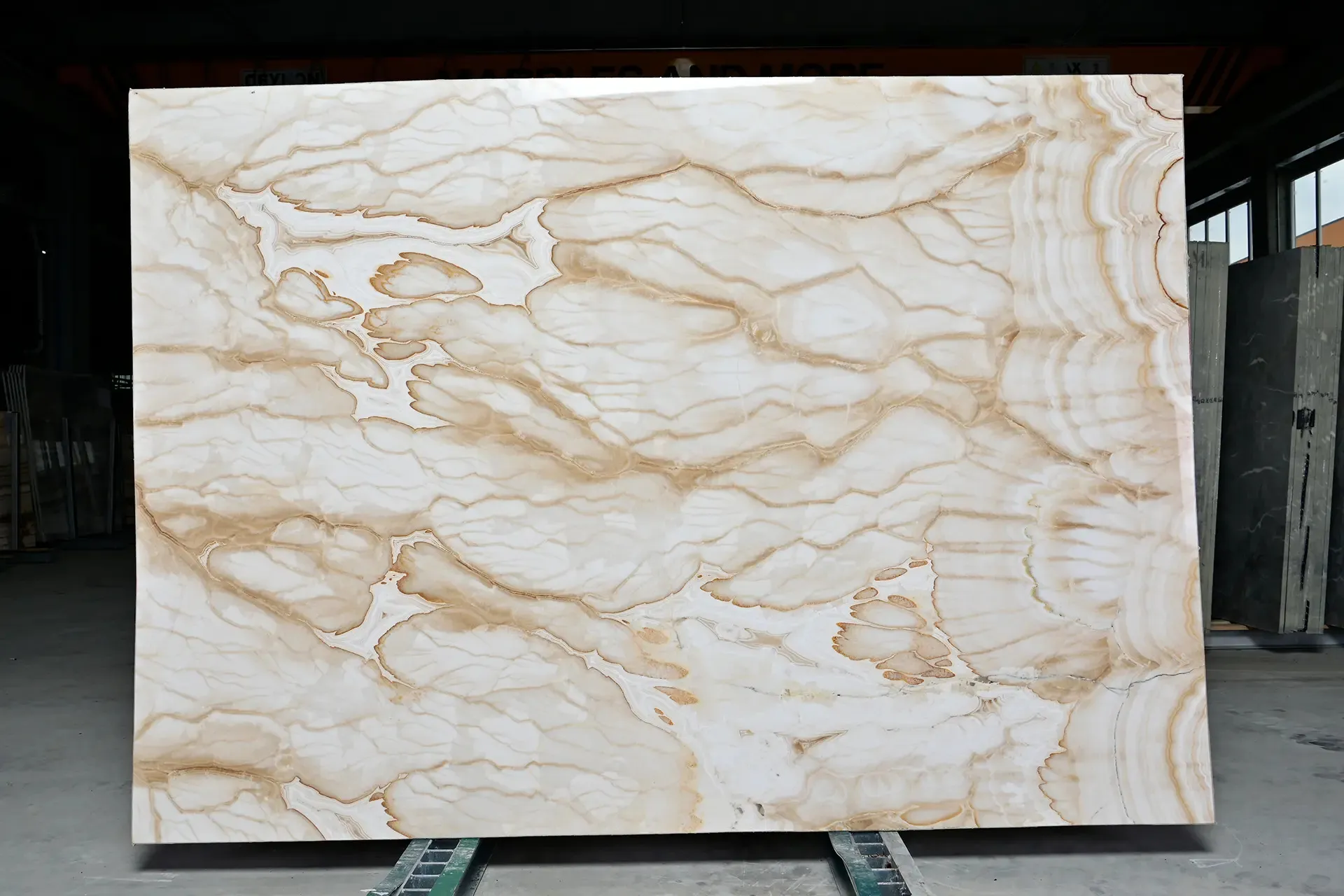 WHITE ONYX CROSS CUT