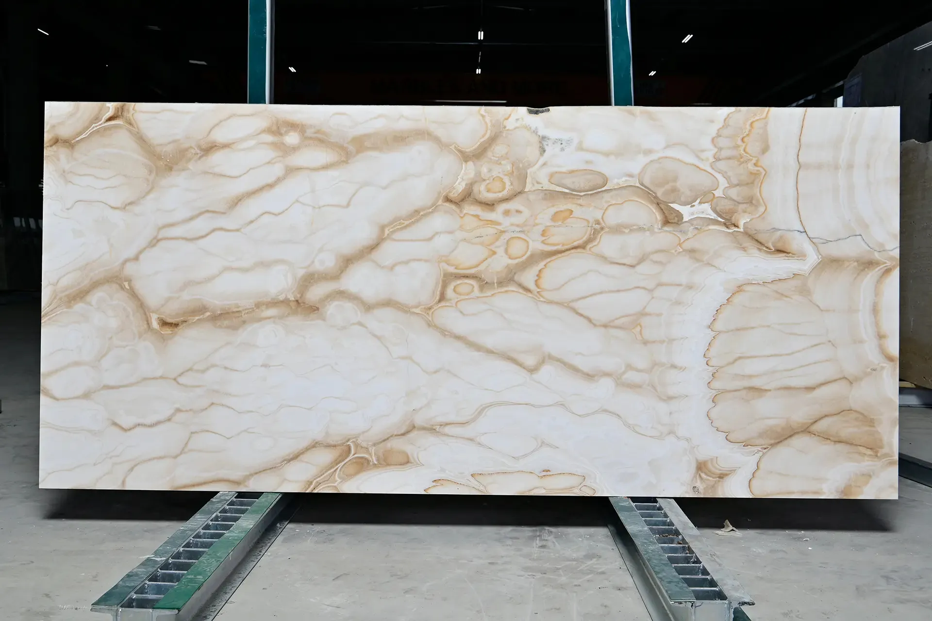 WHITE ONYX CROSS CUT