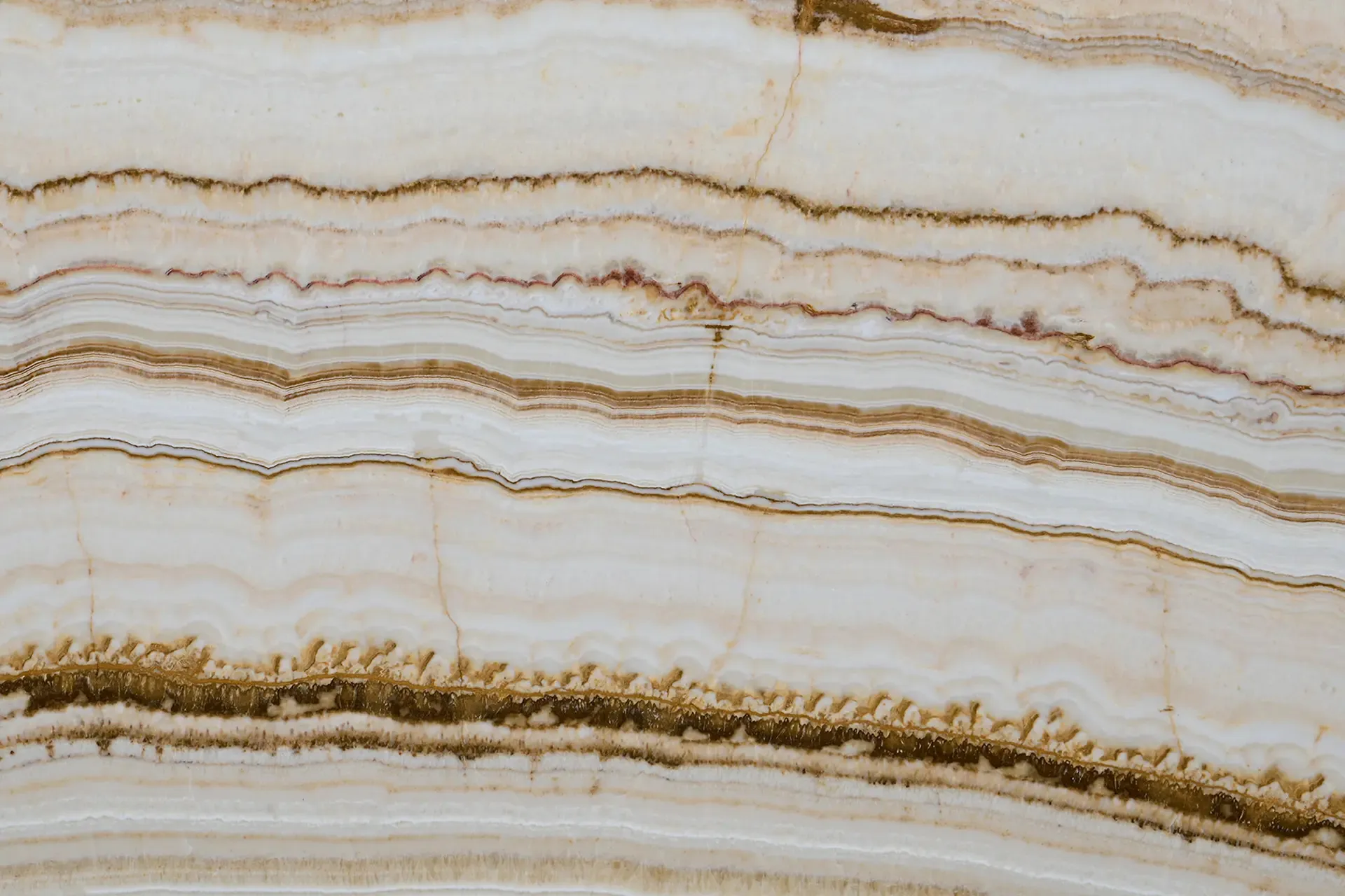 WHITE ONYX VEINY CUT