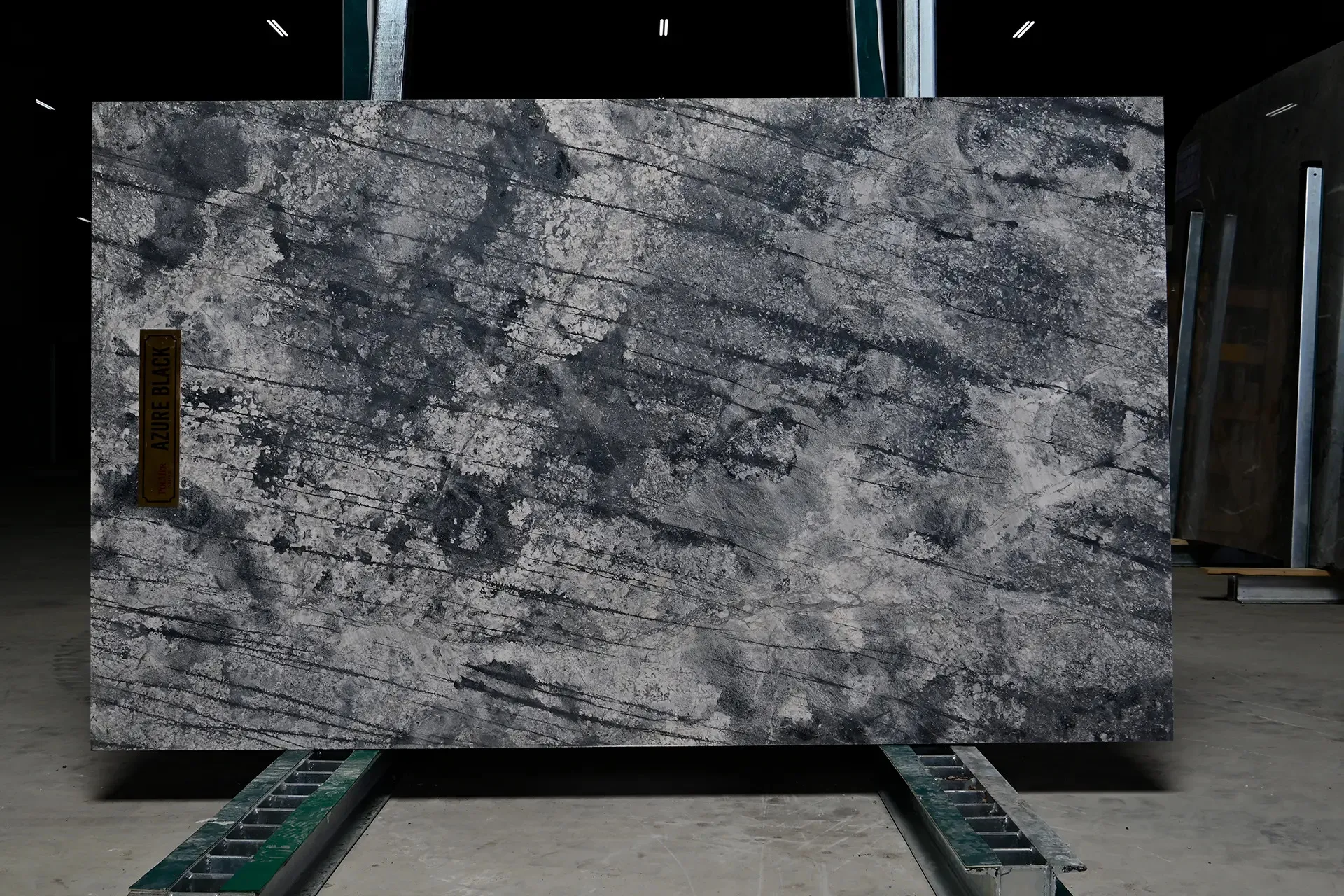 AZUR BLACK