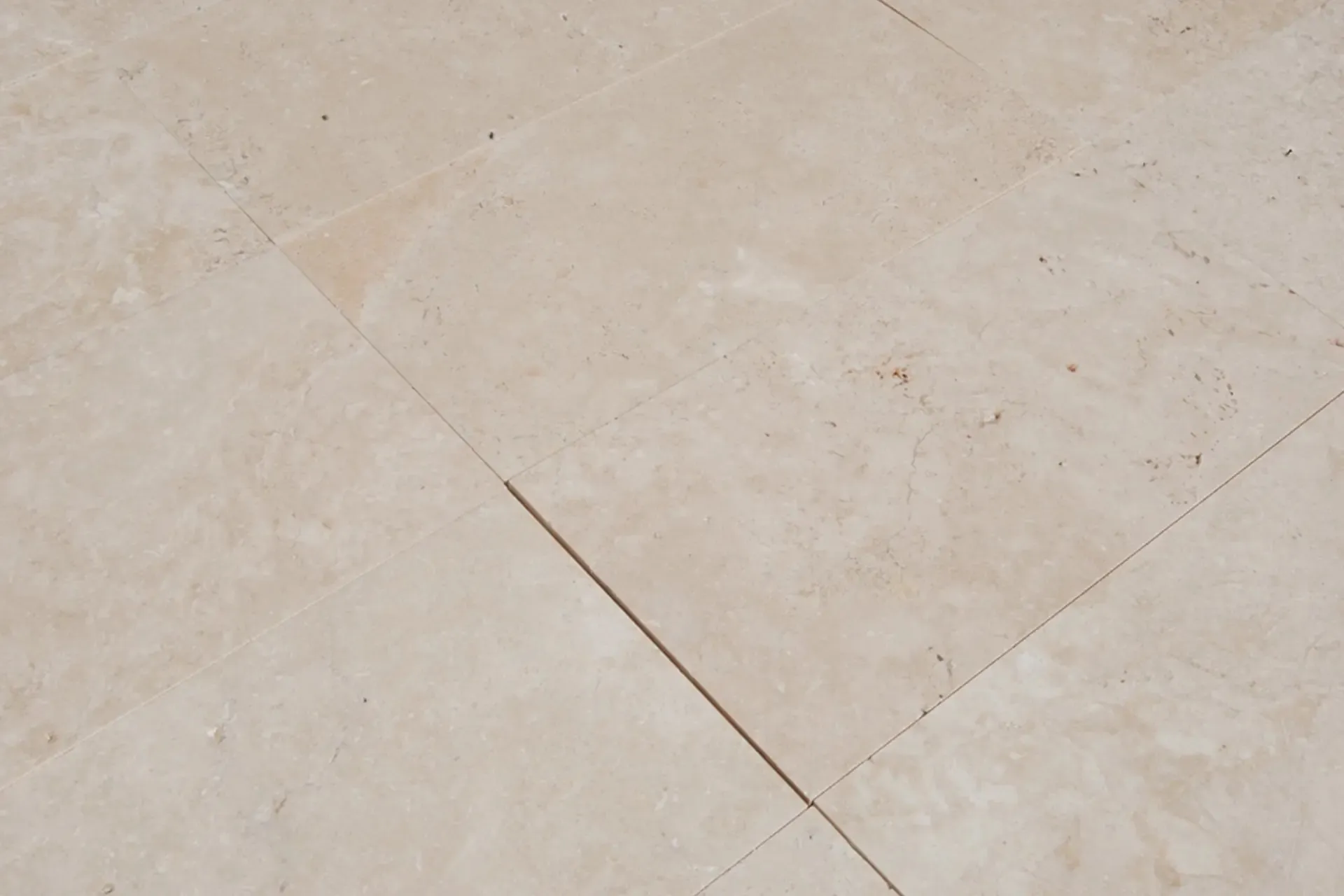 IVORY LIGHT CROSS CUT